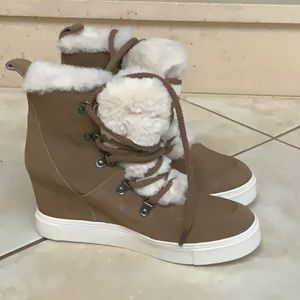 Steve Madden Wedge Winter Boot (NEW)